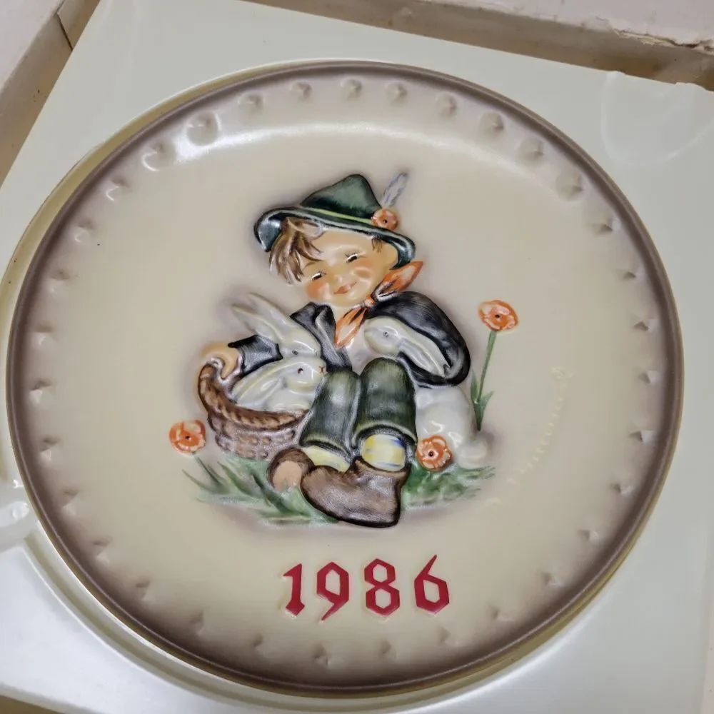 Goebel MJ Hummel 1986 16th Annual plate Hum 279